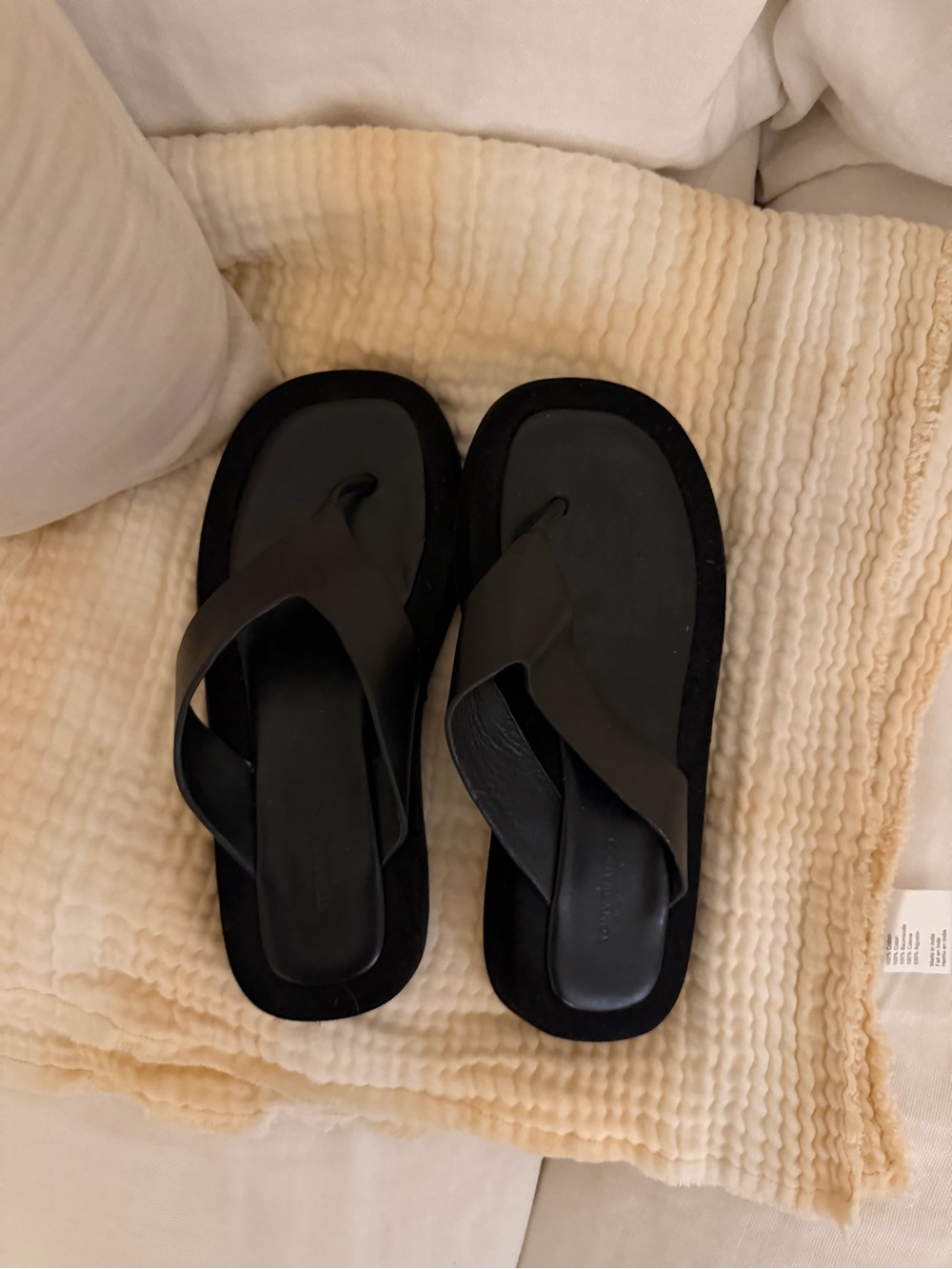 Tony Bianco Women’s Black Leather Flip Flop Sandals